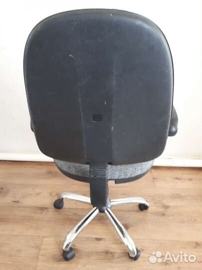 Компьютерное кресло