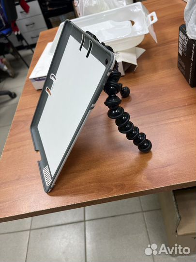 Подставка для iPad