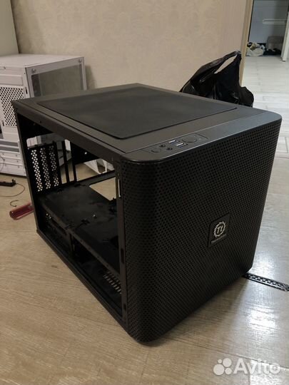 Корпус thermaltake core