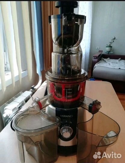 Соковыжималка шнековая