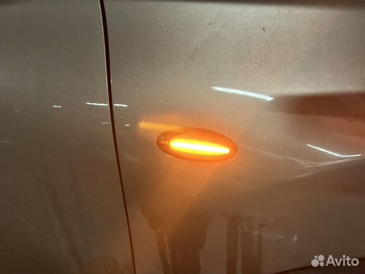 Динамический поворотник Nissan Qashqai J10