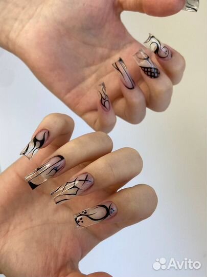 Маникюр у мастера технолога