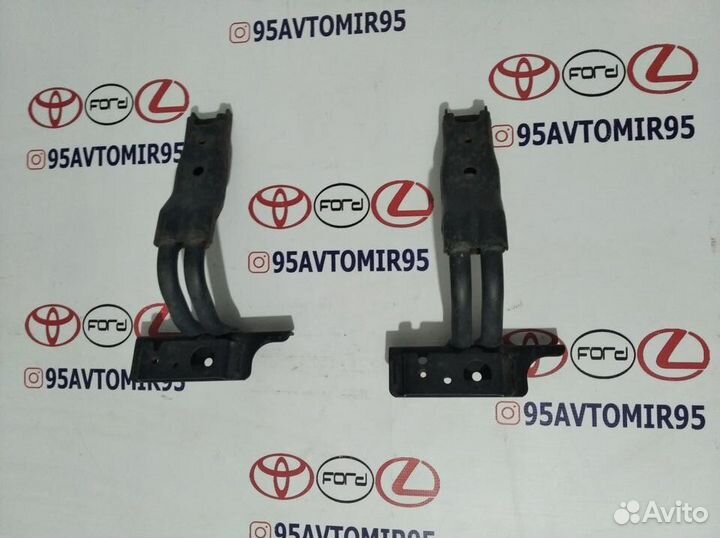Кронштейн стойки переднего стабилизатора toyota