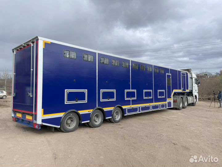 Прицеп для перевозки лошадей на 10 голов