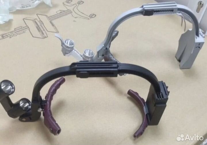 Налобный осветитель бестеневой