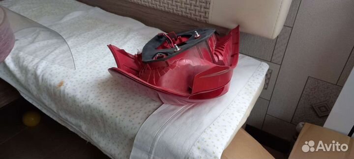 Фара для Тойоты витц модель 2005 года оригинал