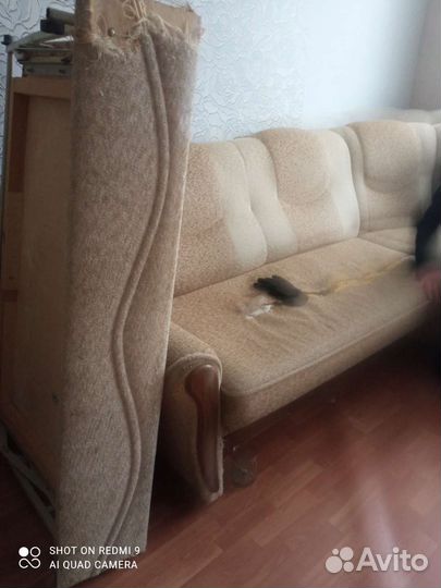 Отдам угловой диван