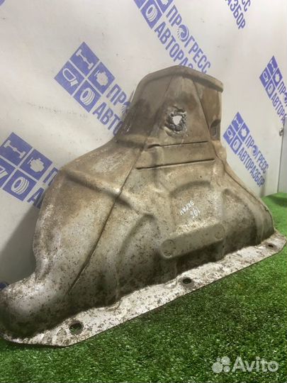 Тепловой экран Volvo S40 седан 2.4 B5244S 2008