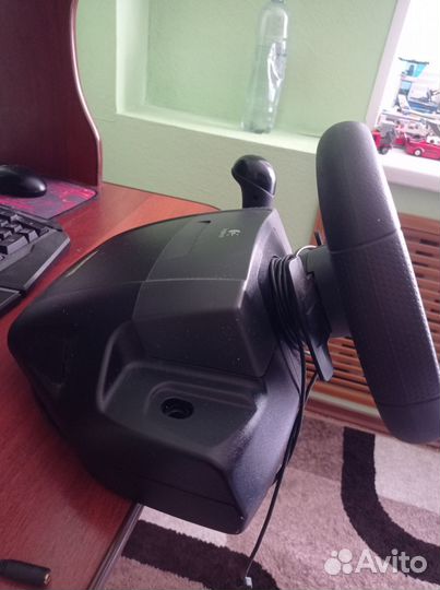 Игровой руль logitech momo racing