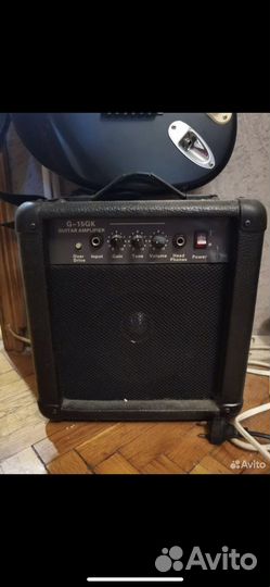 Электрогитара с комбоусилителем