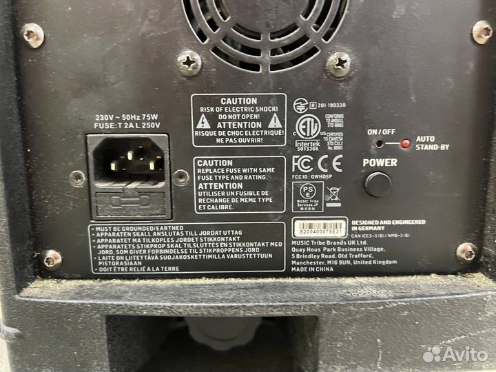 Колонка Behringer DR110DSP (центр)