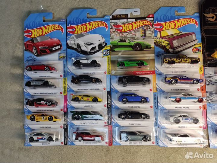 Машинки Hot Wheels - цены в описании