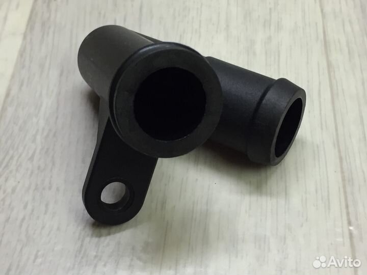 Фланец системы охлаждения Mercedes A6122030008