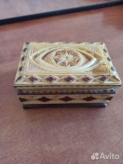 Деревянная шкатулка малая