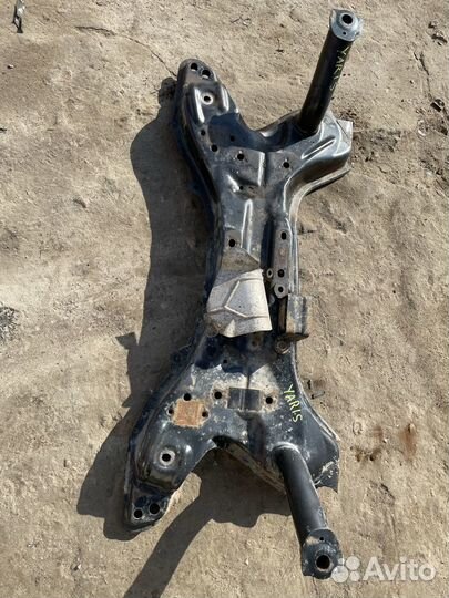 Подрамник Toyota Yaris