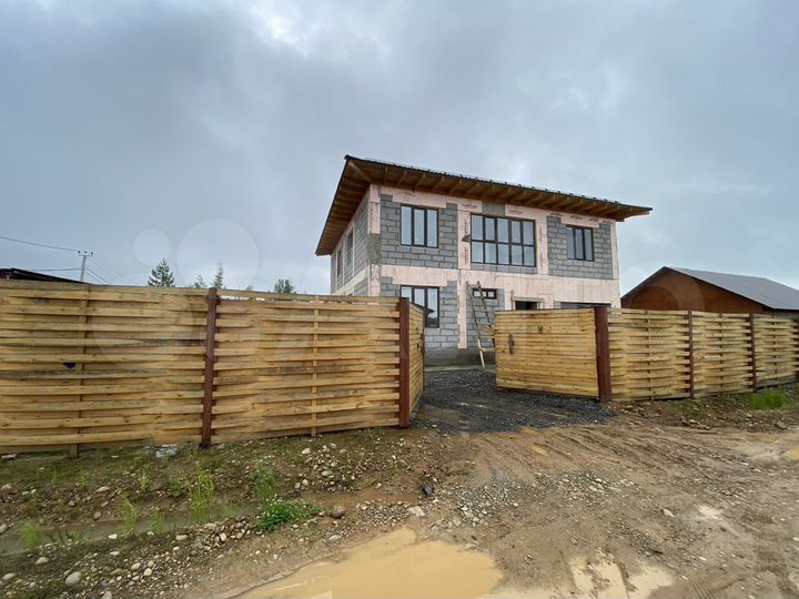 Дом 165 м² на участке 13 сот.