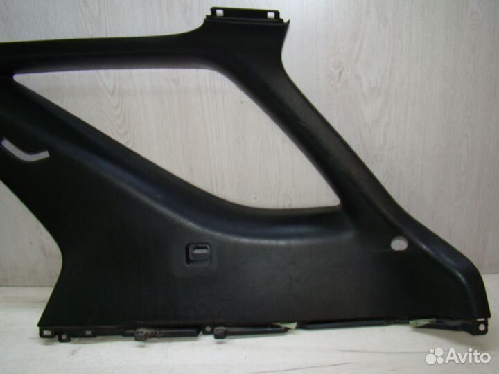 Обшивка багажника правая Lexus RX 300 Лексус