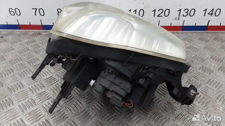 Фара правая Nissan X-Trail