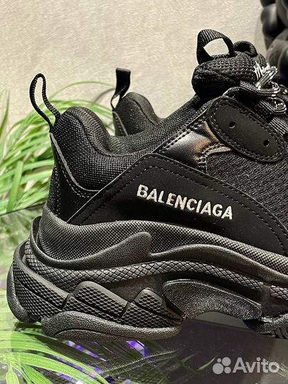 Кроссовки balenciaga triple s