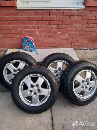 Yokohama Ice Guard Stud IG55 215/65 R16