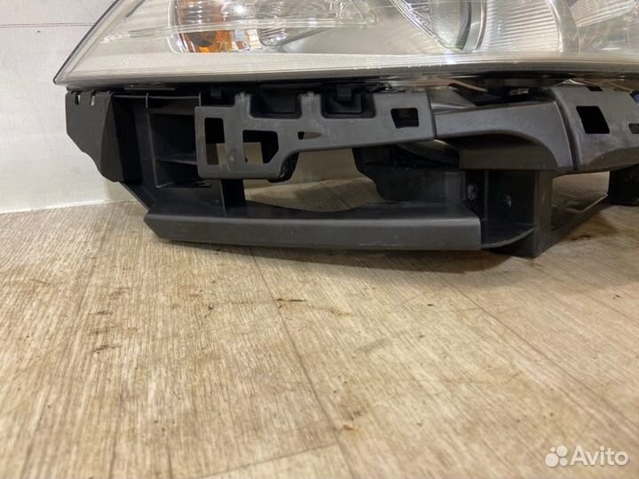 Фара передняя правая Renault Megane 2 BM1R K4MD812