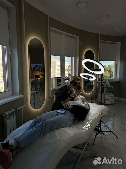 Овальное зеркало с подсветкой