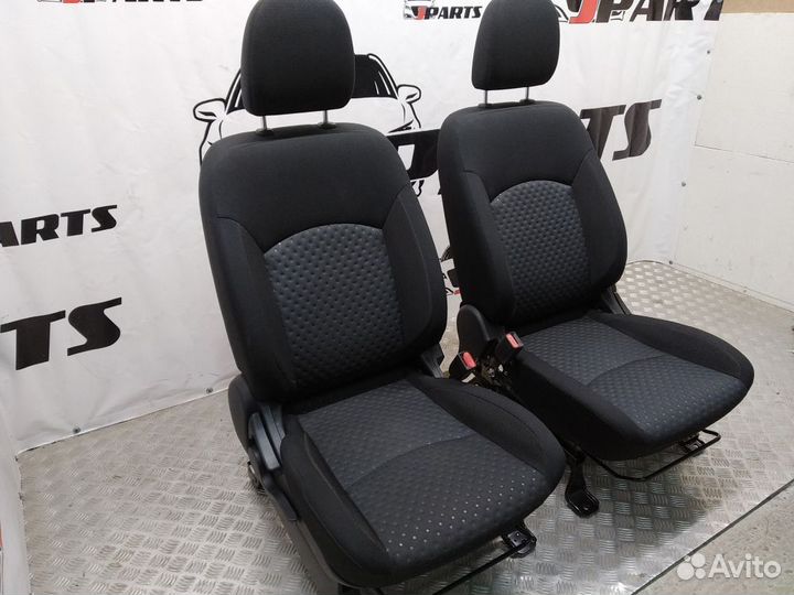 Сиденья Mitsubishi ASX, правый руль / без обогрева