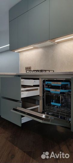 Кухня в потолок