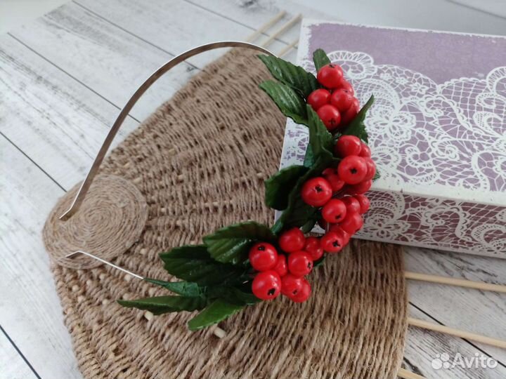 Ободок с ягодами рябины