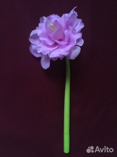 Канцелярия: ручки, подставки, обложки