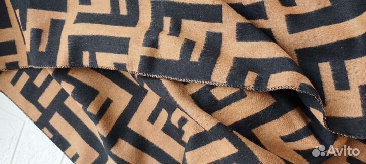 Палантин fendi