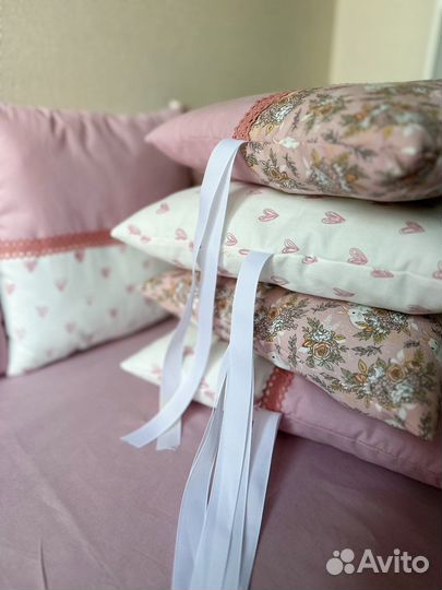 Бортики в детскую кроватку для девочки