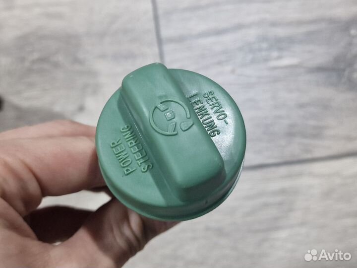 Бачок гур на Volkswagen Passat B5+, Skoda SuperB