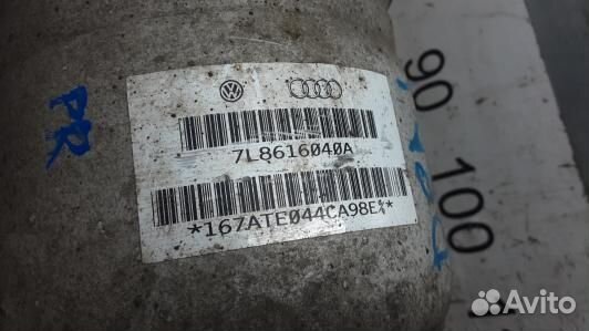 Стойка передняя правая audi Q7 (DEA01N501)