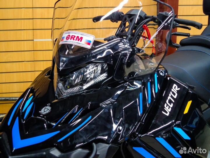 551i RM vector Снегоход