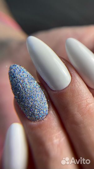 Модель на маникюр