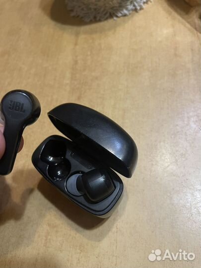 Беспроводные наушники jbl