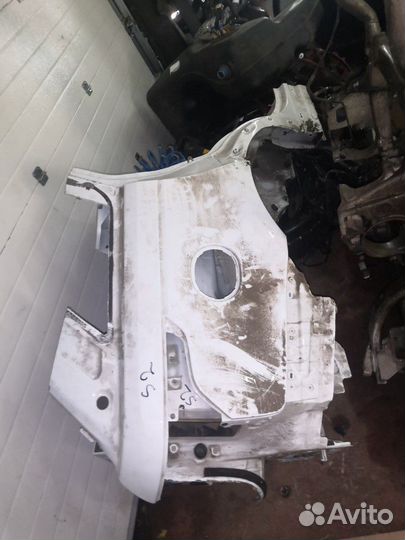 Рендж ровер спорт 2 крыло заднее правое