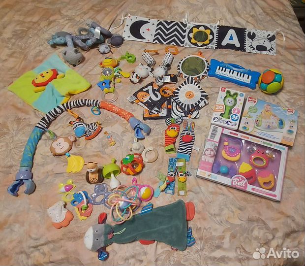 Пакет игрушек для новорожденного
