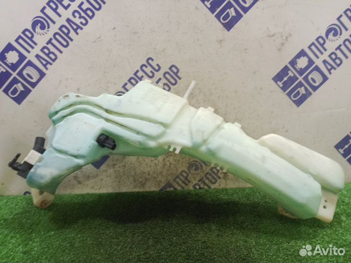 Бачок омывателя Ford C-Max универсал 1.8 csdb 2003