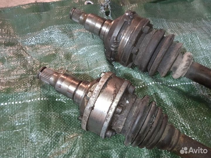 Привод полуось Audi 80
