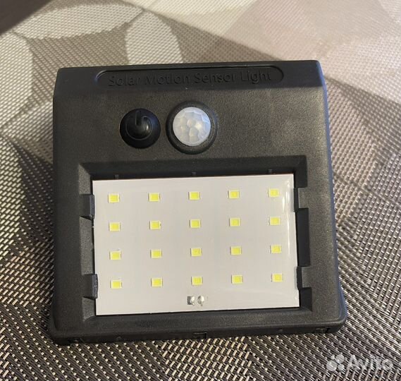 Уличный фонарь с датчиком движения