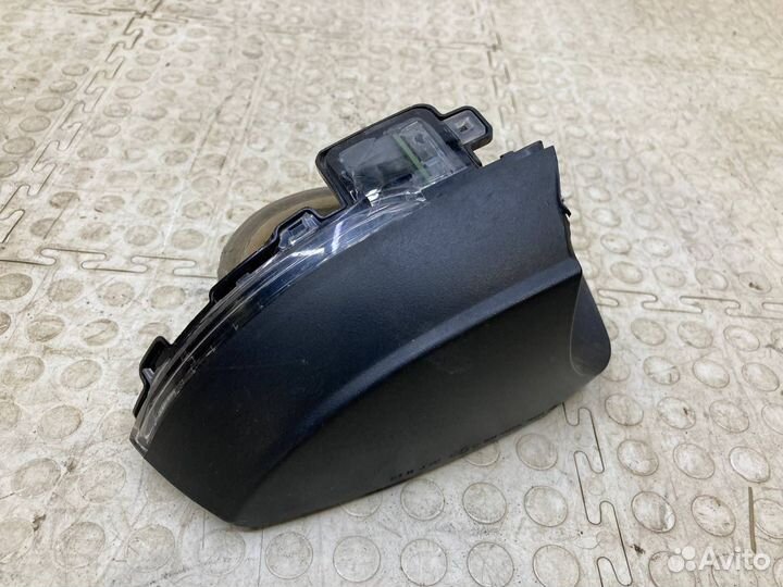 Повторитель зеркала правый Volkswagen Polo MK5