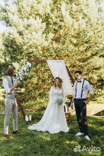 Ведущий тамада с диджеем