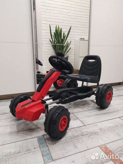 Баги детский с педалями