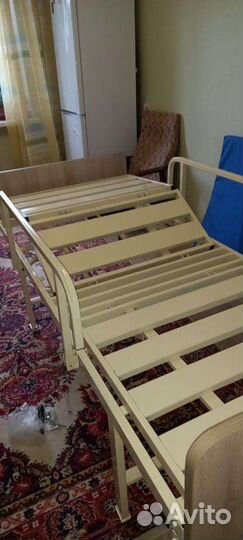 Кровать для лежачих больных с ручным механизмом