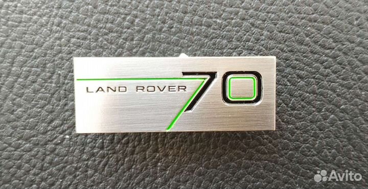 Значок Land Rover 70 years