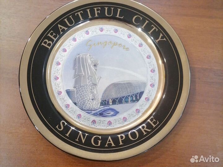 Настенная тарелка