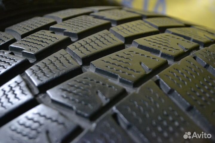 Dunlop Winter Maxx WM01 215/60 R17