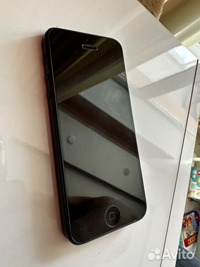 Телефон iPhone 5